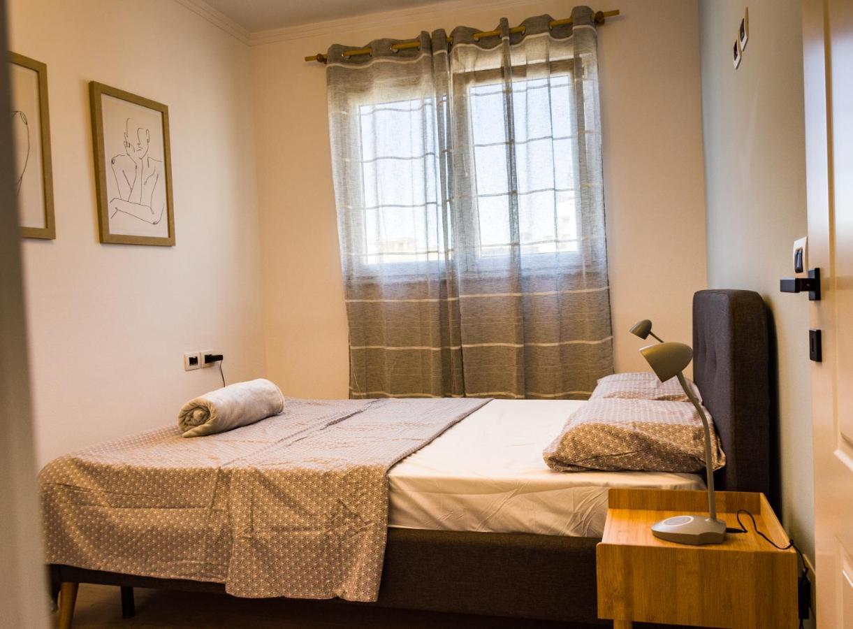 Bright Apartment Close To City Center Tirana Esterno foto