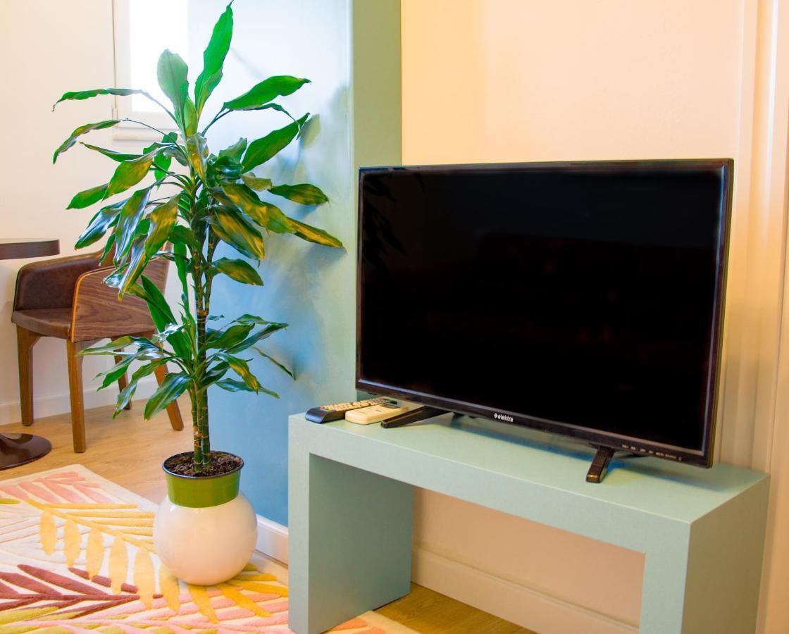 Bright Apartment Close To City Center Tirana Esterno foto