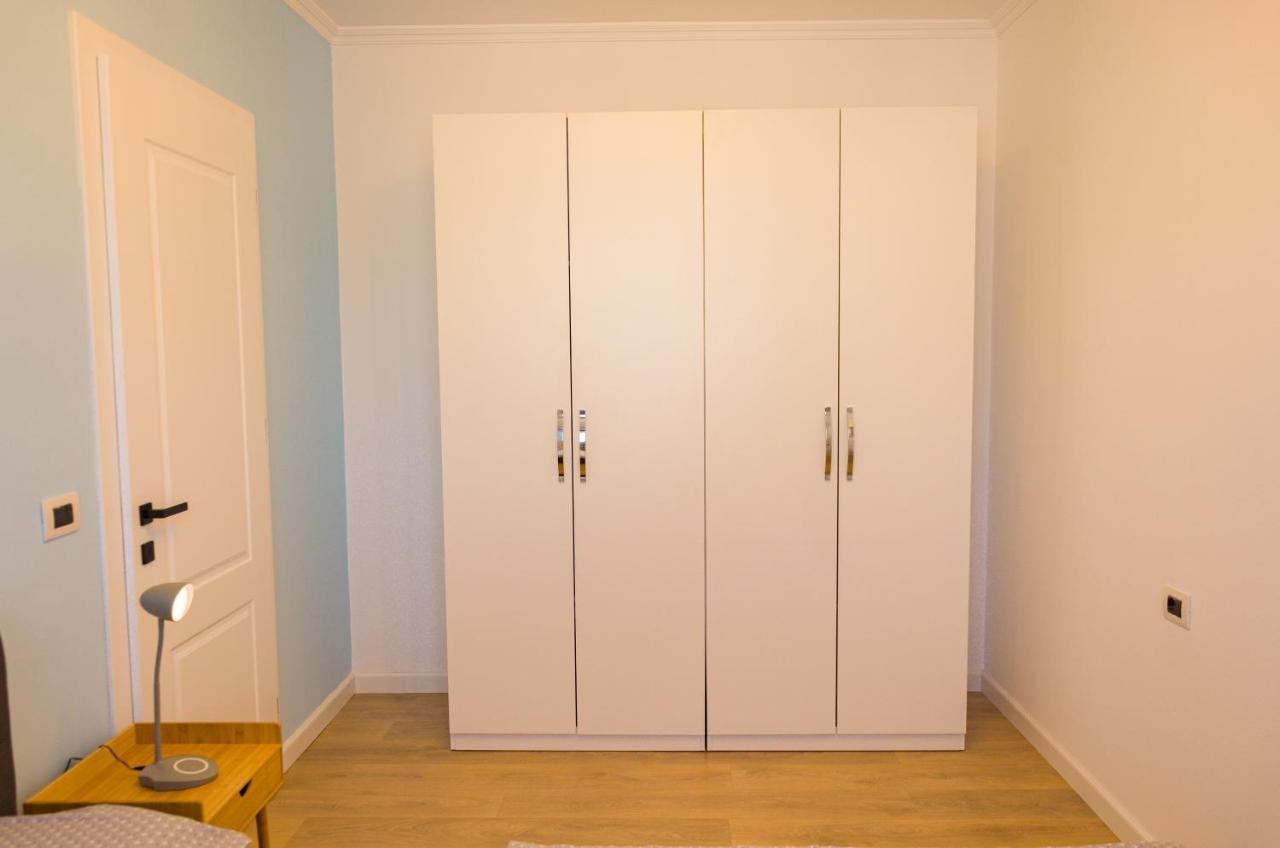 Bright Apartment Close To City Center Tirana Esterno foto